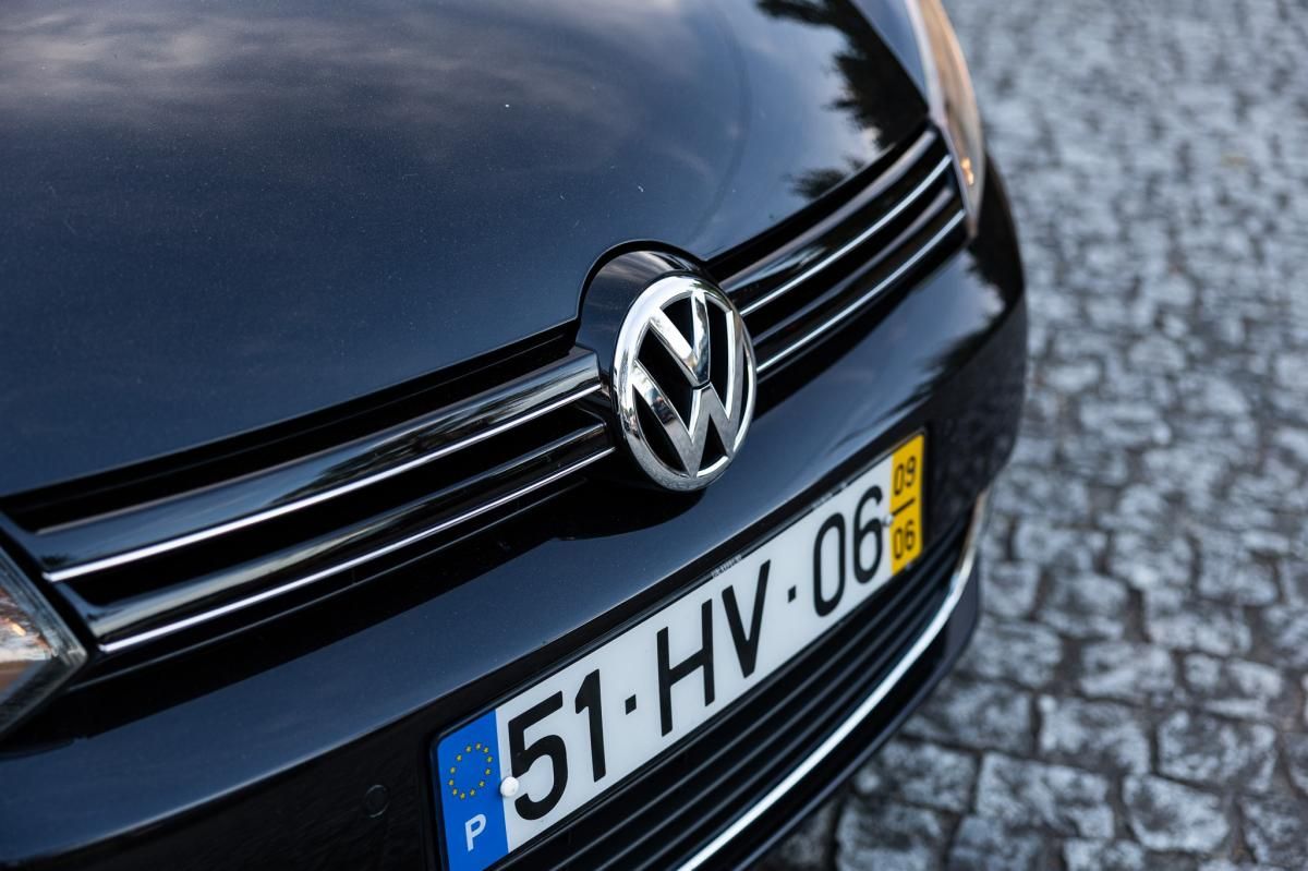 volkswagen-golf-2009-diesel-1968cc