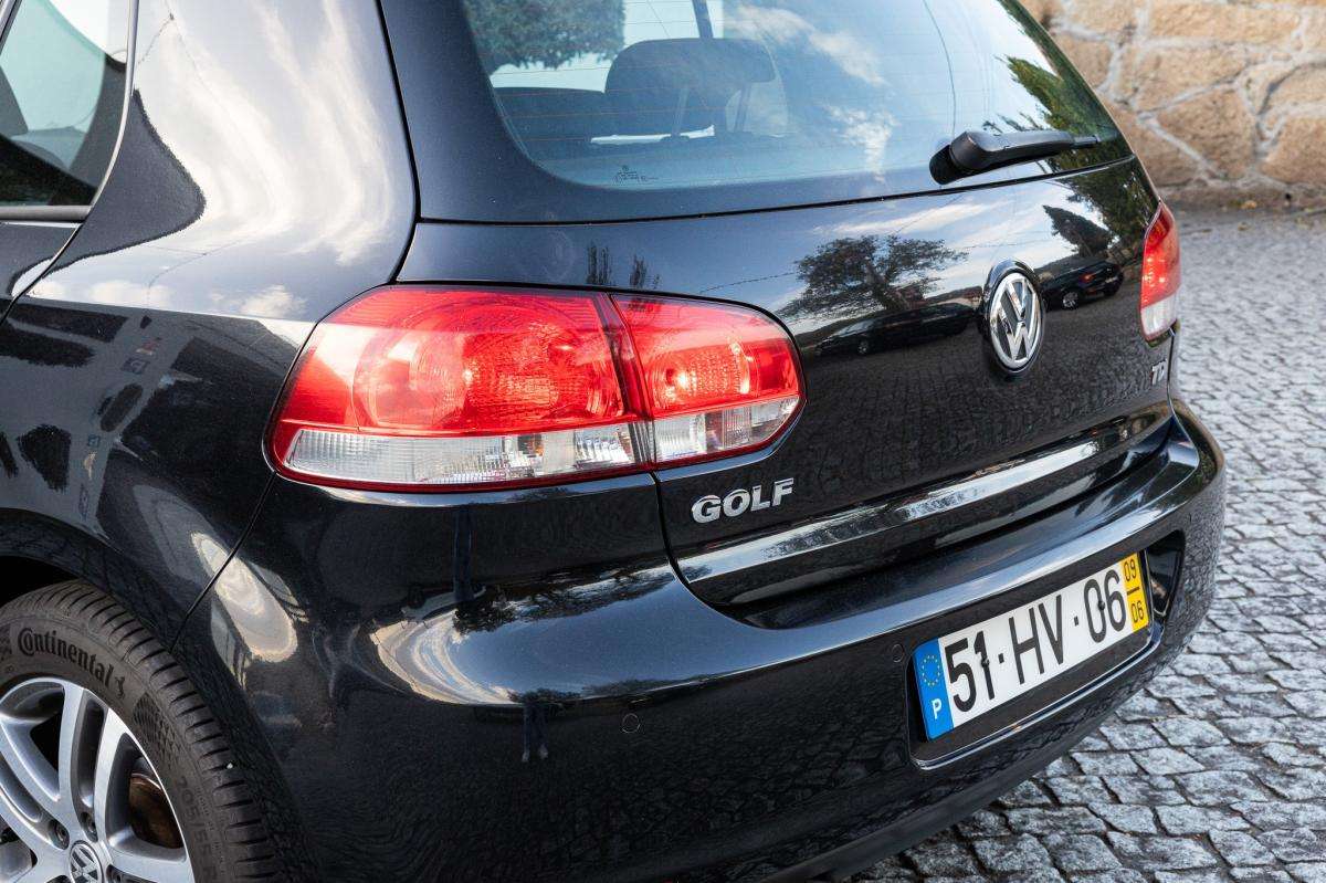 volkswagen-golf-2009-diesel-1968cc