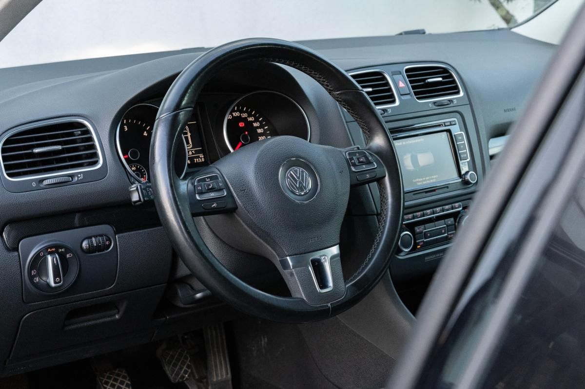 volkswagen-golf-2009-diesel-1968cc