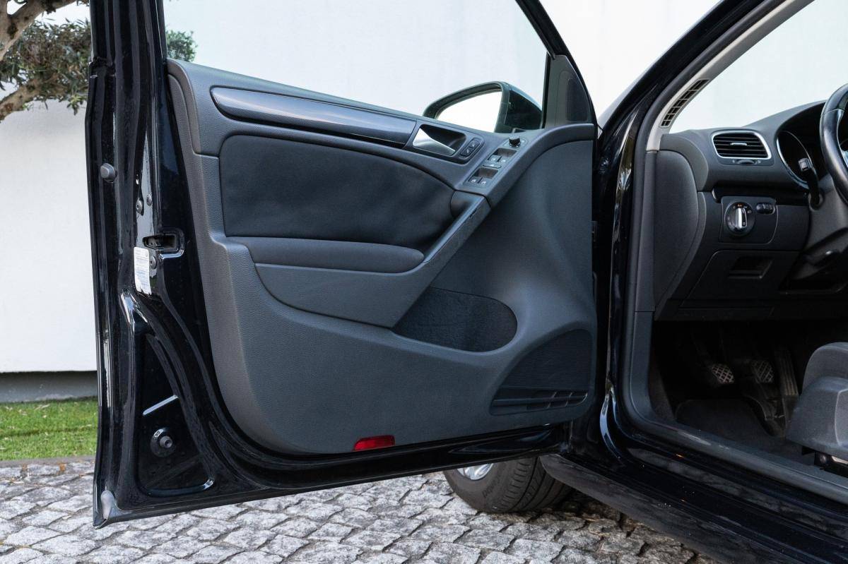 volkswagen-golf-2009-diesel-1968cc