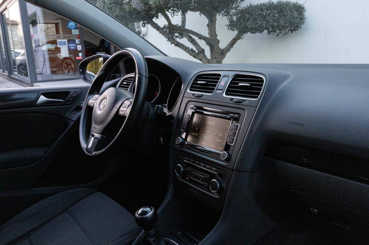 volkswagen-golf-2009-diesel-1968cc