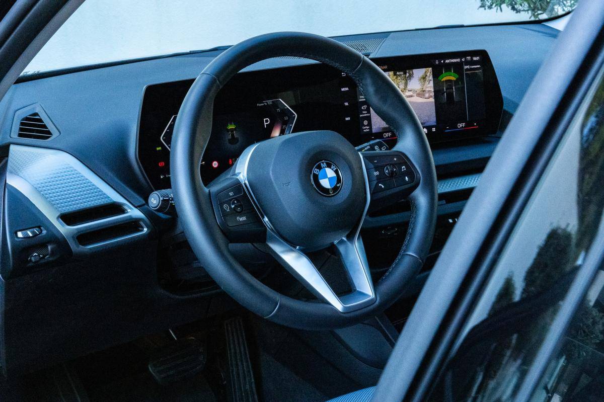 bmw-serie-1-2025-gasolina-1499cc