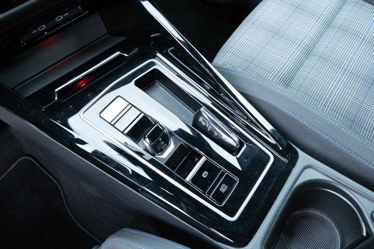 volkswagen-golf-2023-hibrido-a-gasolina-1395cc