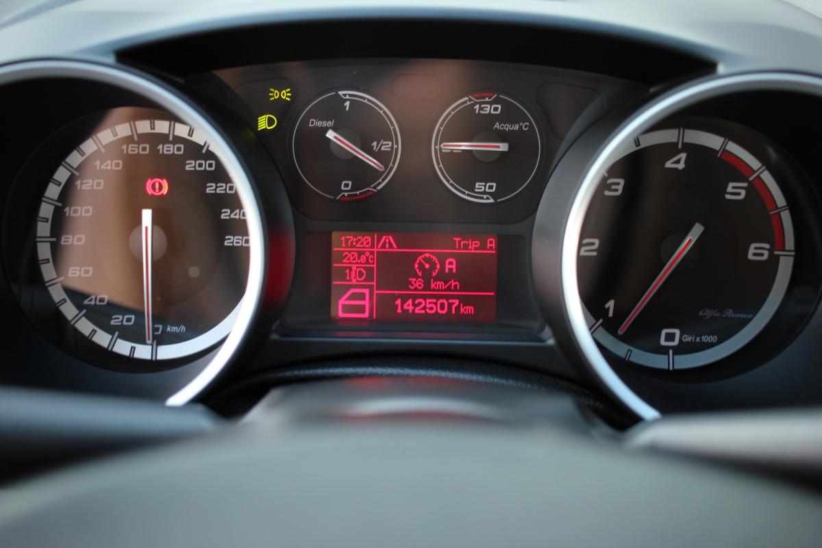alfa-romeo-giulietta-2012-diesel-1598cc