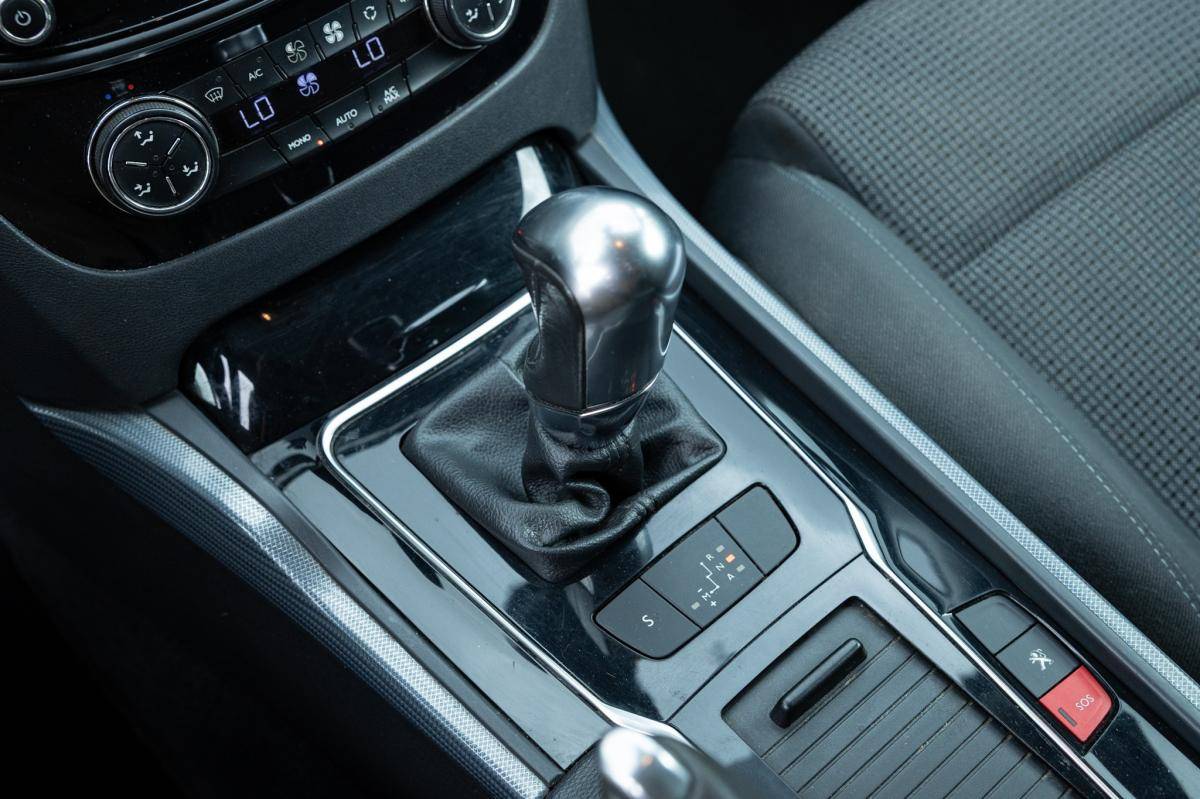 peugeot-508-sw-2015-diesel-1560cc