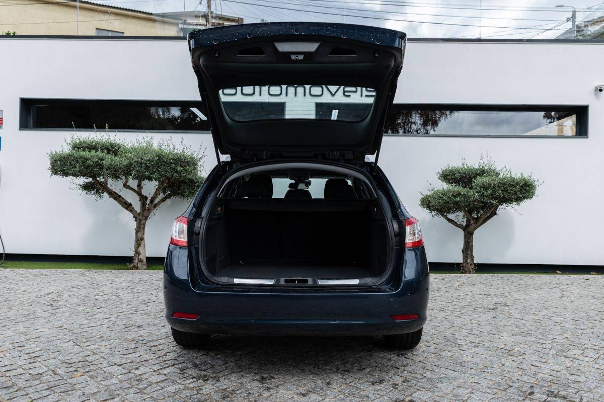 peugeot-508-sw-2015-diesel-1560cc