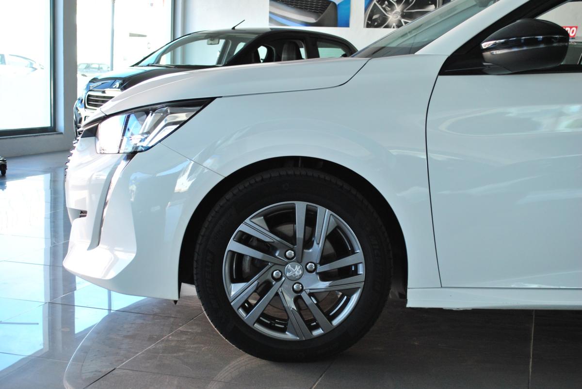 peugeot-208-2022-gasolina-1199cc