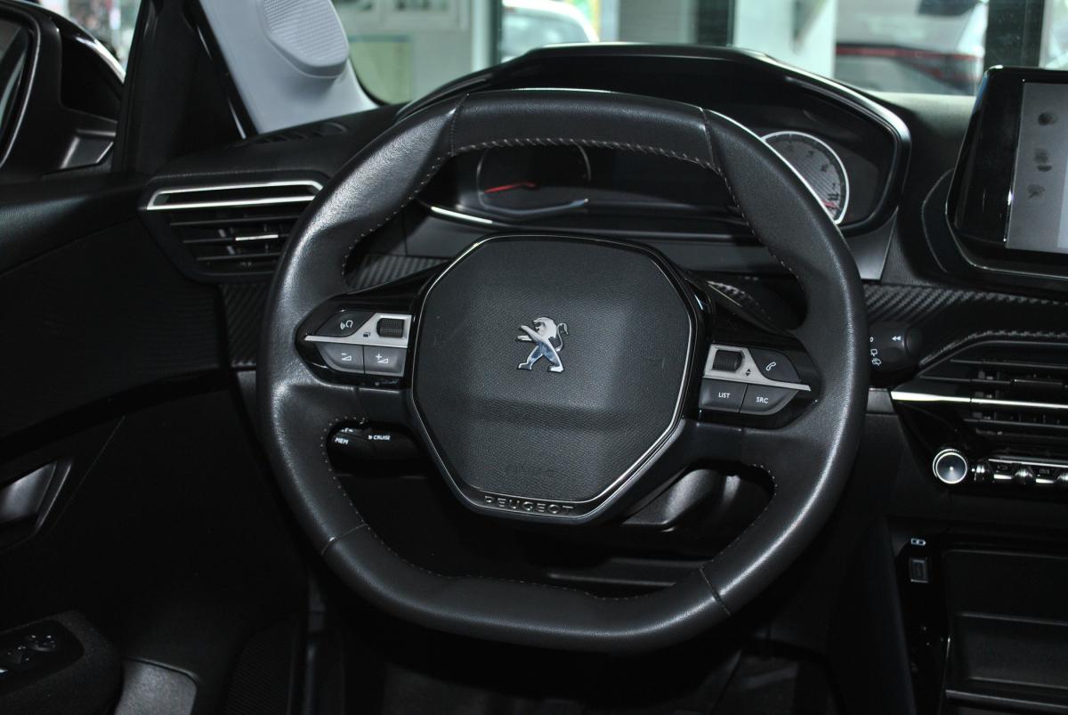 peugeot-208-2022-gasolina-1199cc