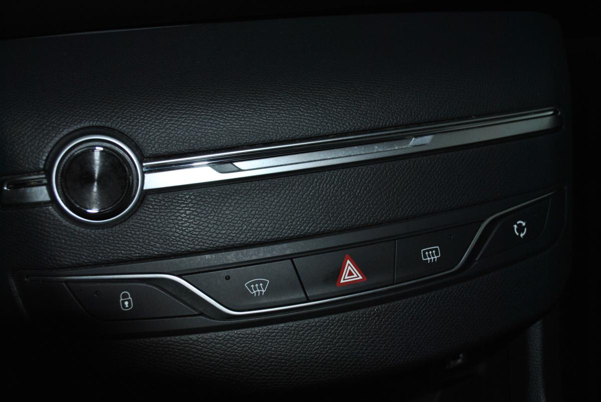 peugeot-308-sw-2021-diesel-1499cc