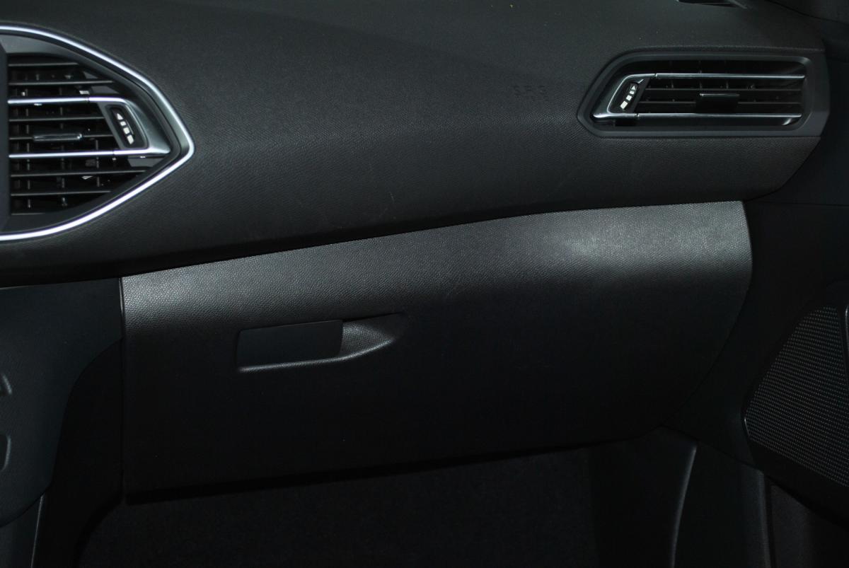 peugeot-308-sw-2021-diesel-1499cc
