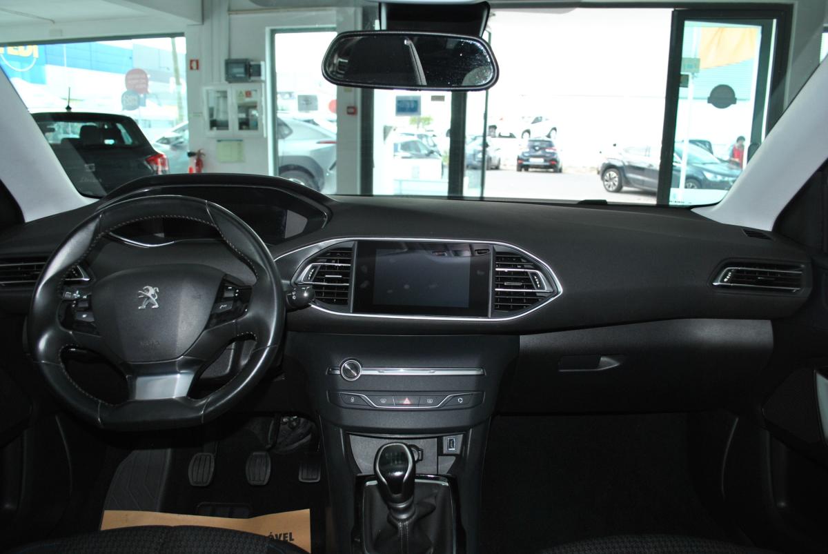 peugeot-308-sw-2021-diesel-1499cc