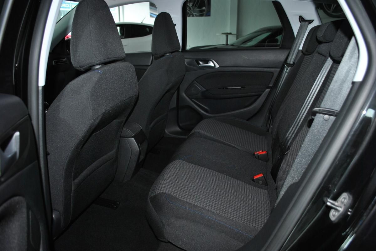 peugeot-308-sw-2021-diesel-1499cc