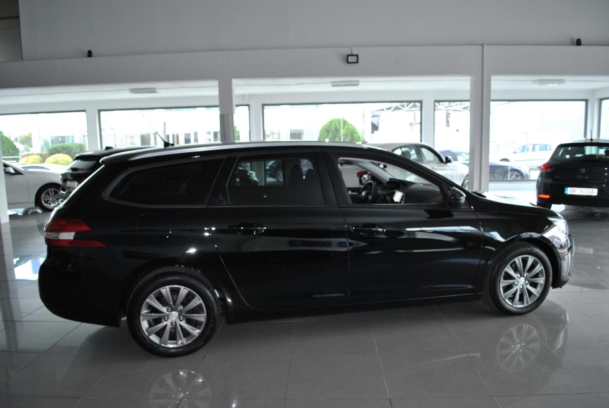 peugeot-308-sw-2021-diesel-1499cc