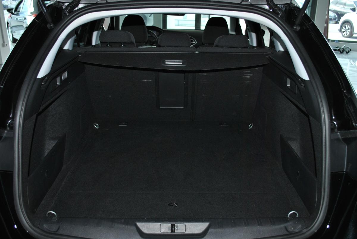 peugeot-308-sw-2021-diesel-1499cc
