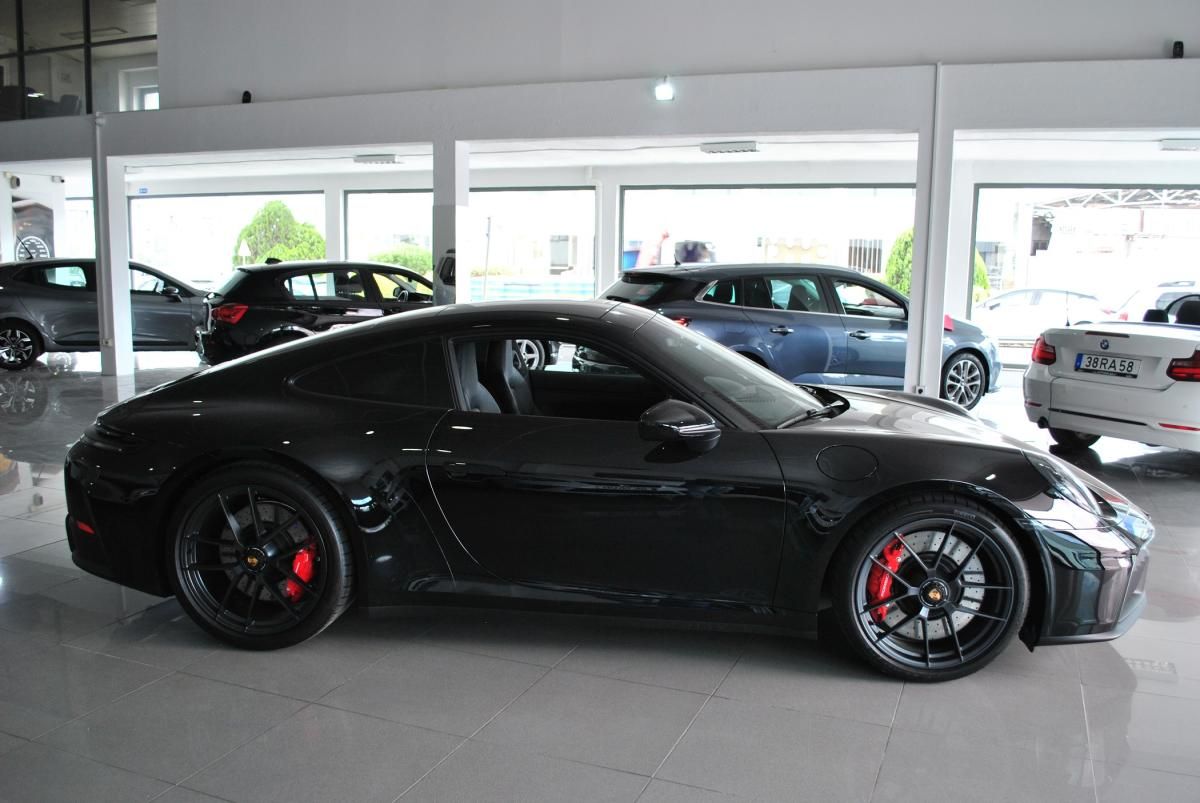 porsche-911-2026-hibrido-a-gasolina-3591cc