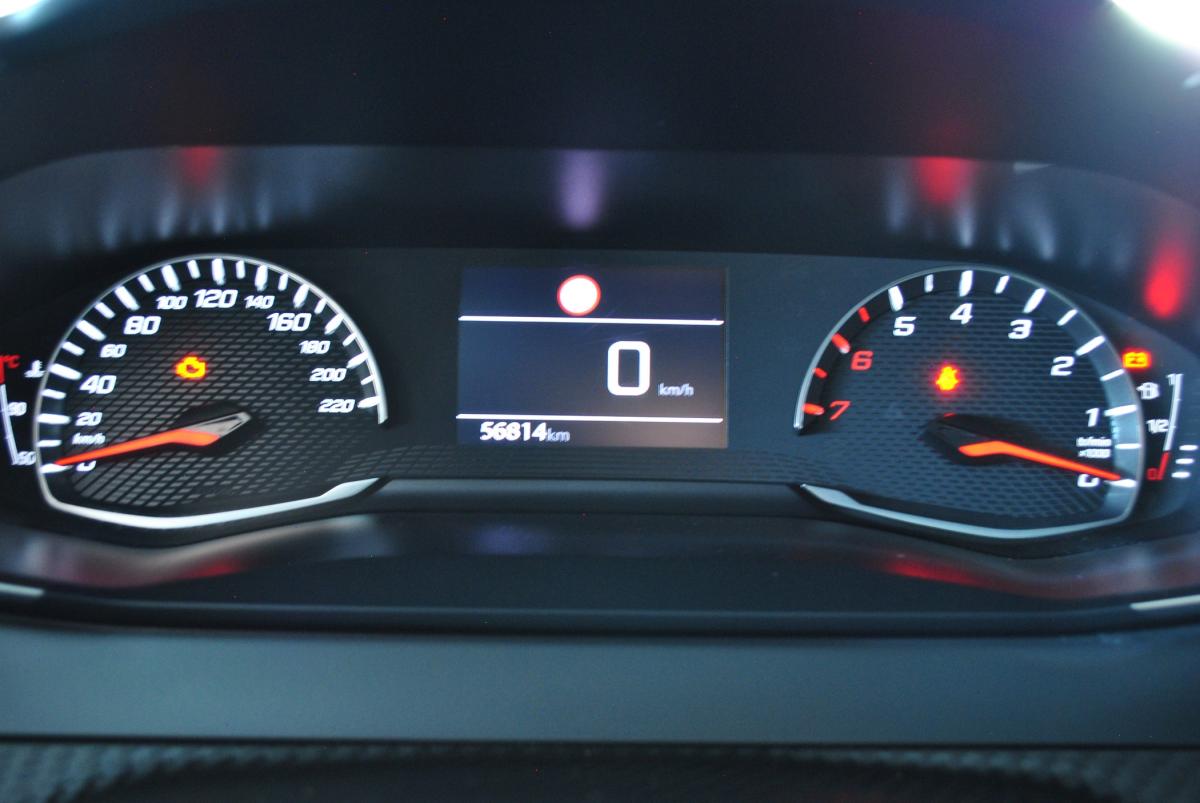 peugeot-208-2022-gasolina-1199cc