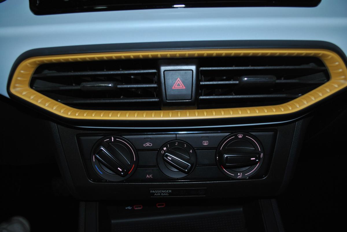 seat-ibiza-2023-gasolina-999cc