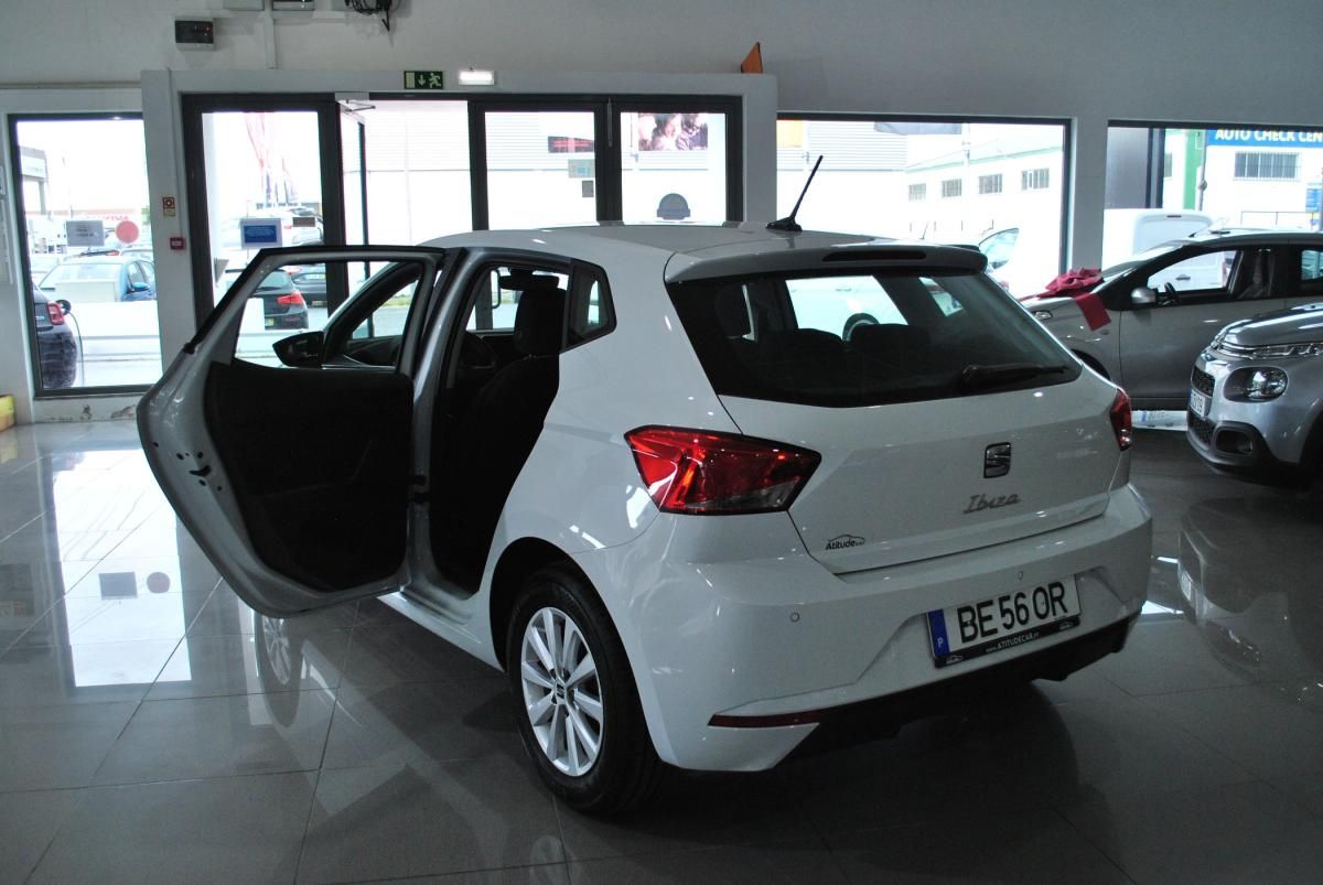 seat-ibiza-2023-gasolina-999cc