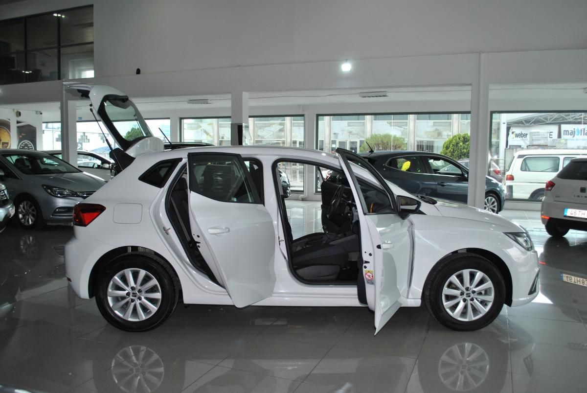 seat-ibiza-2023-gasolina-999cc