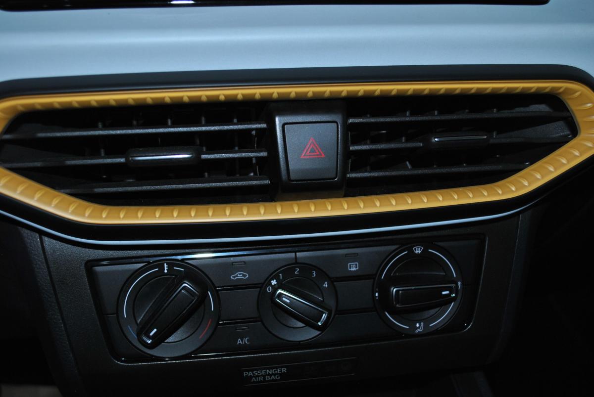 seat-ibiza-2023-gasolina-999cc