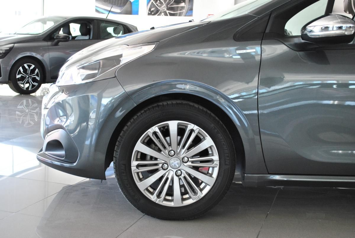 peugeot-208-2017-gasolina-1199cc