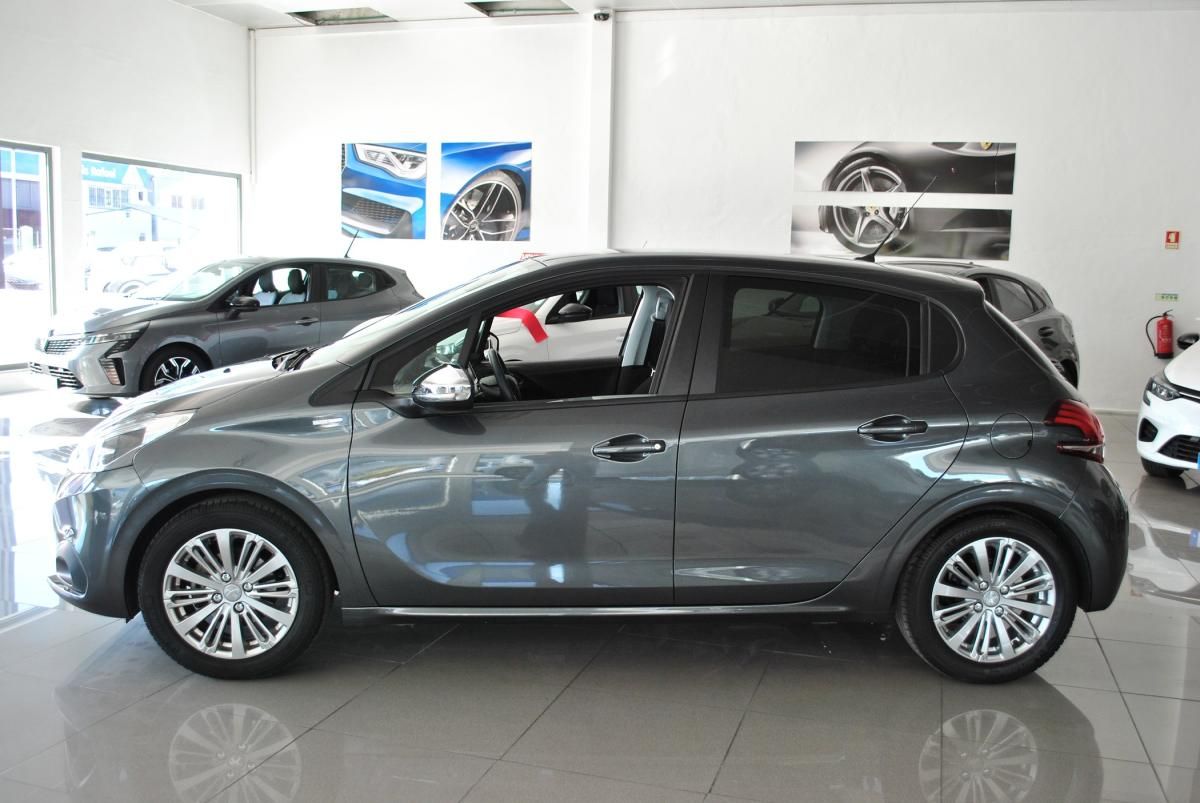 peugeot-208-2017-gasolina-1199cc