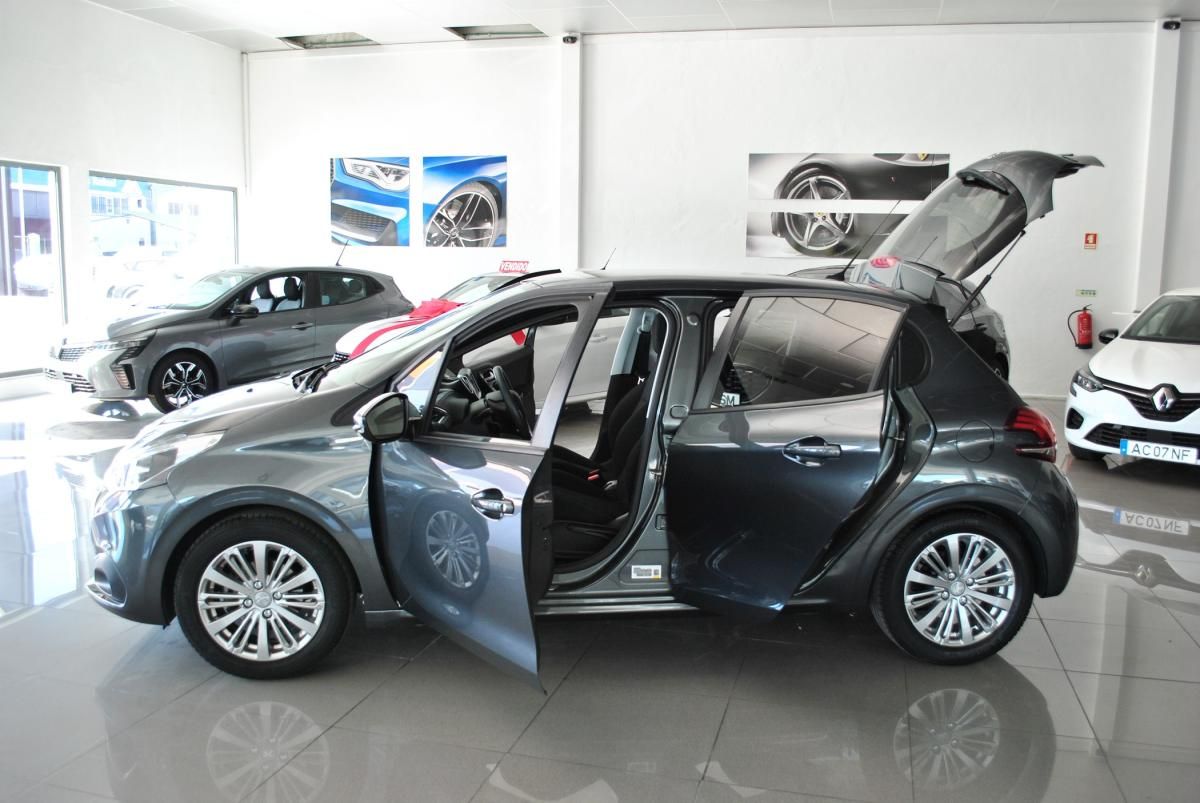 peugeot-208-2017-gasolina-1199cc