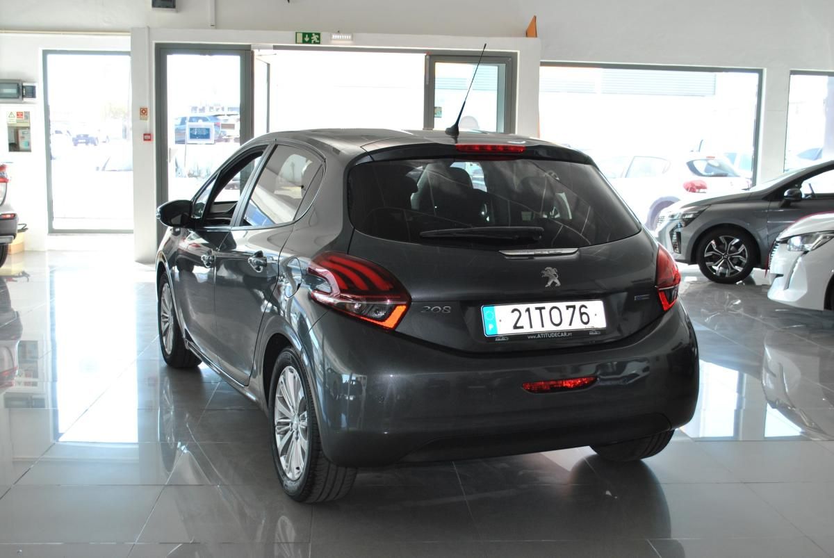peugeot-208-2017-gasolina-1199cc