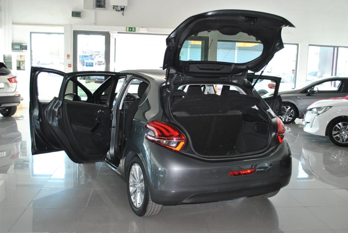 peugeot-208-2017-gasolina-1199cc