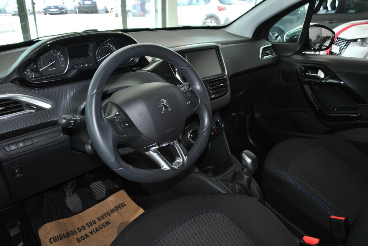 peugeot-208-2017-gasolina-1199cc