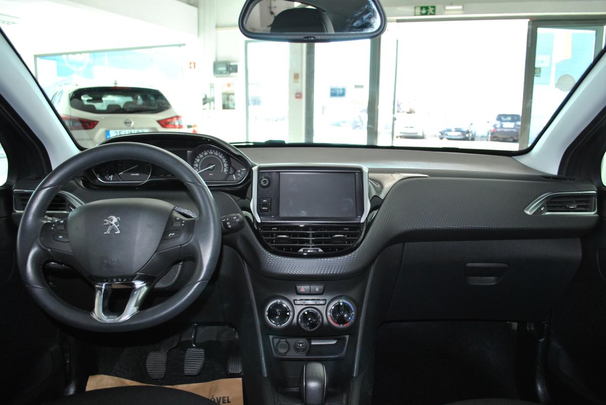 peugeot-208-2017-gasolina-1199cc