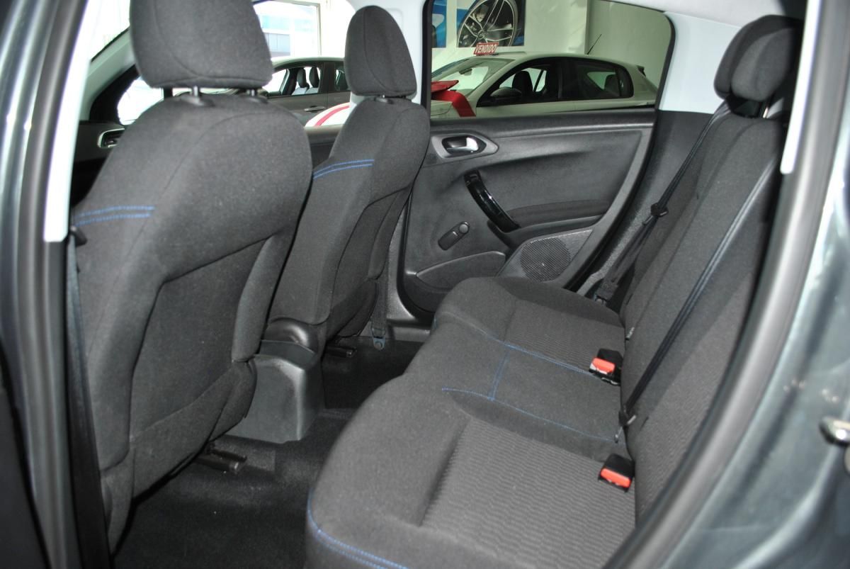 peugeot-208-2017-gasolina-1199cc