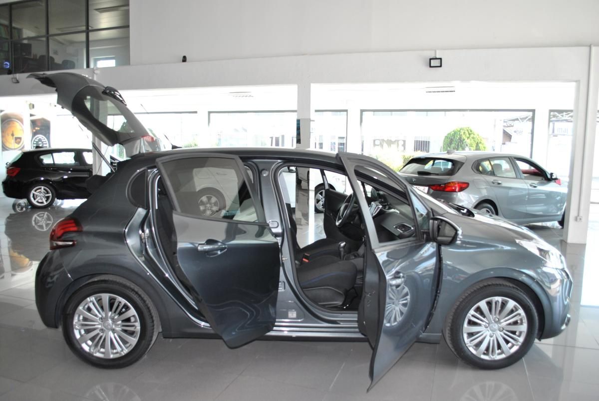 peugeot-208-2017-gasolina-1199cc