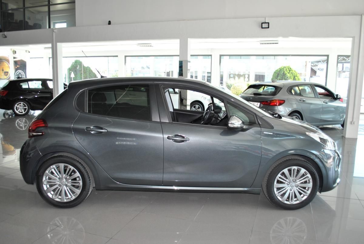 peugeot-208-2017-gasolina-1199cc