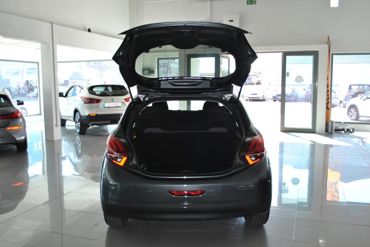 peugeot-208-2017-gasolina-1199cc