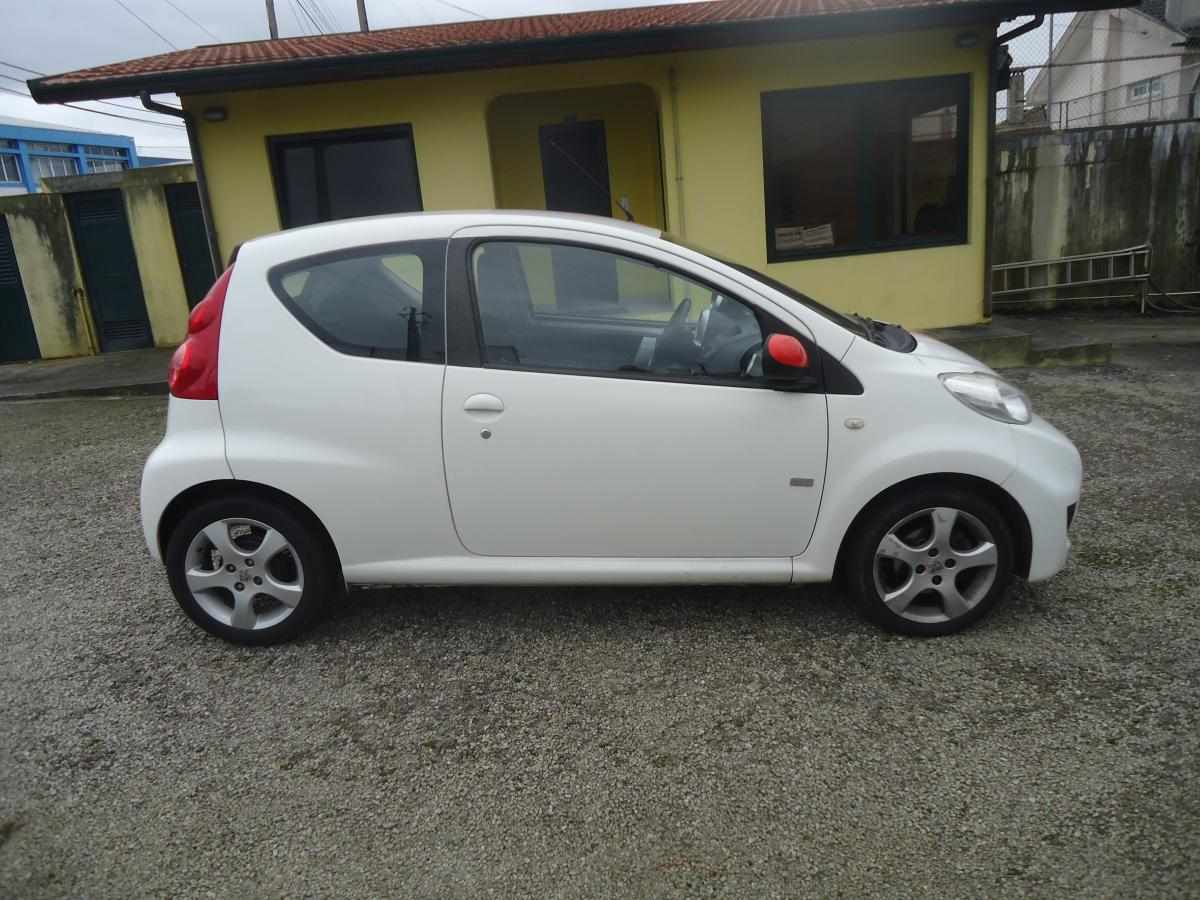 peugeot-107-1-0-2010-gasolina-998cc