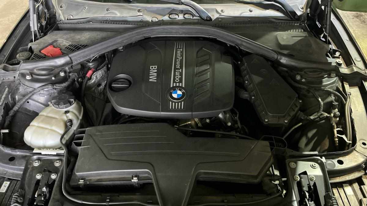bmw-serie-3-318d-sedan-2014-diesel-1995cc