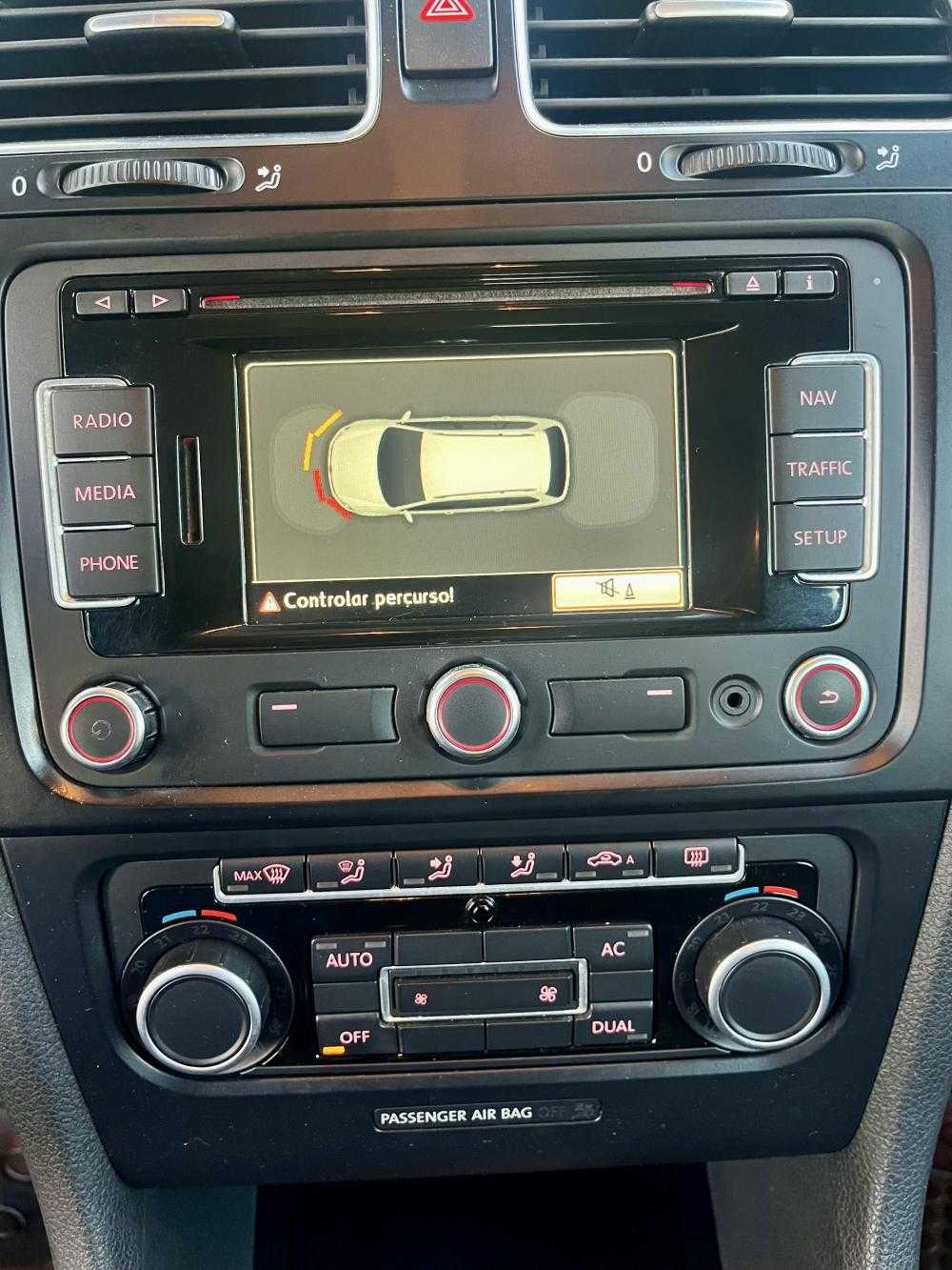 volkswagen-golf-variant-2011-diesel-1598cc
