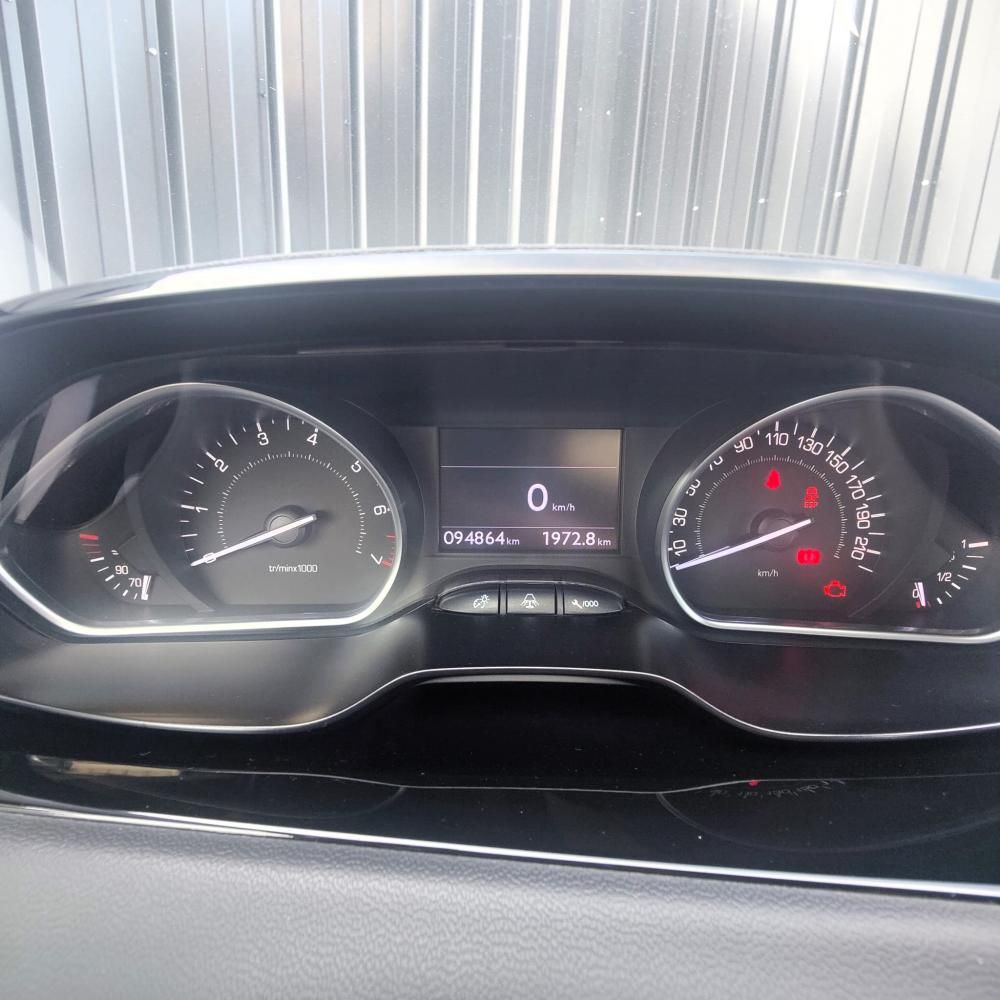 peugeot-208-2013-gasolina-1397cc