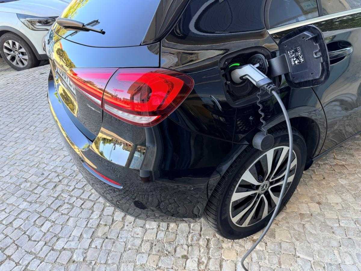 mercedes-benz-classe-a-2022-hibrido-1332cc