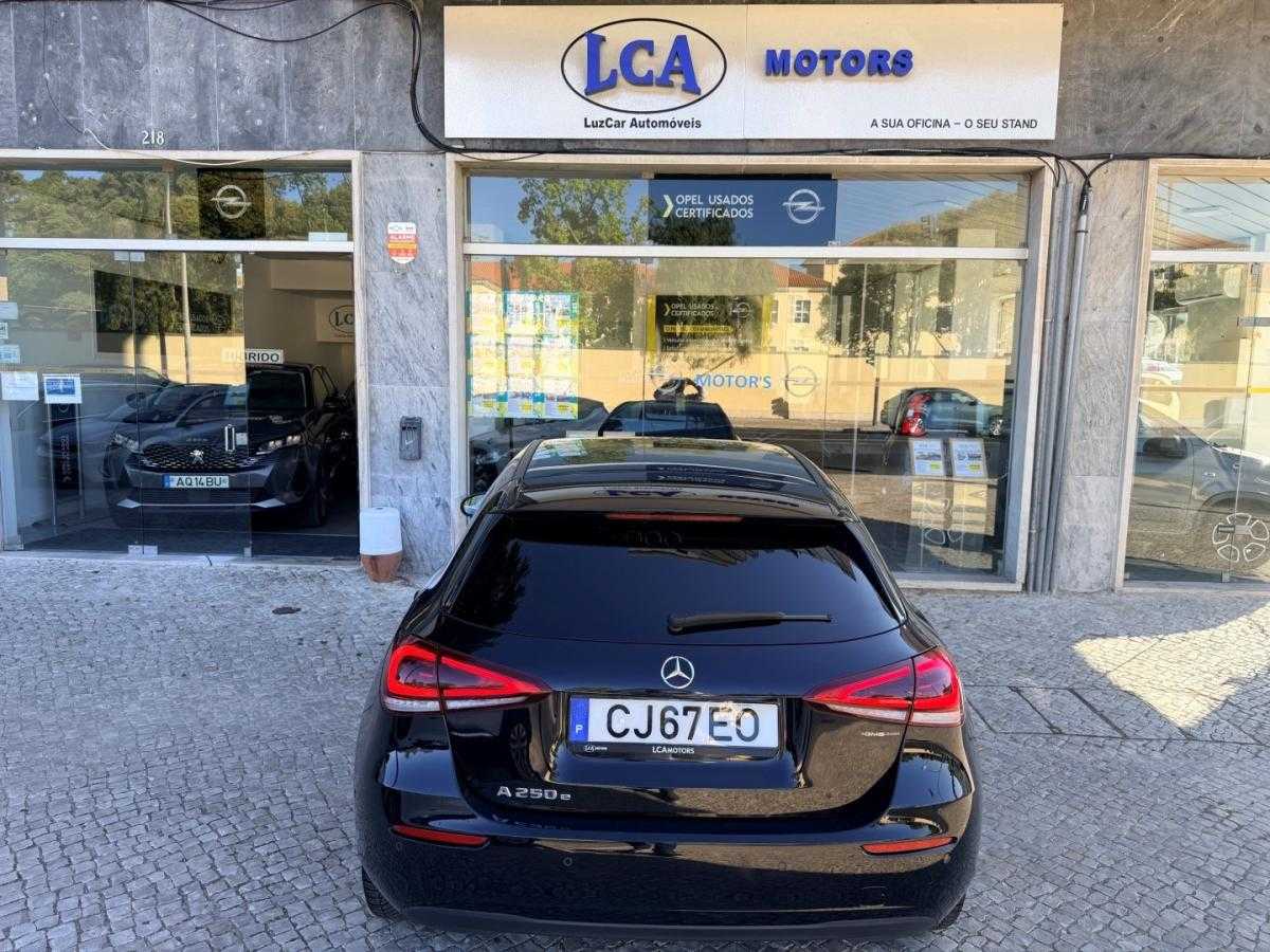 mercedes-benz-classe-a-2022-hibrido-1332cc