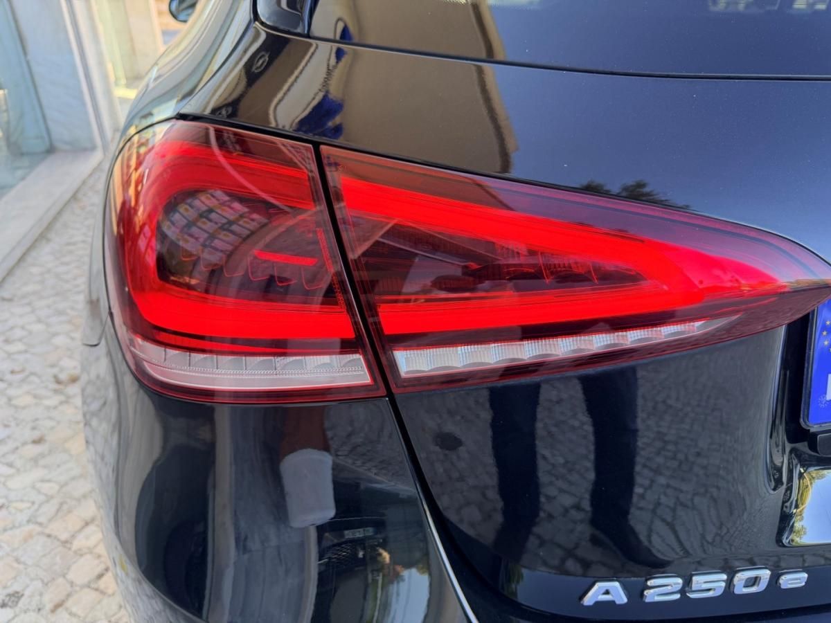 mercedes-benz-classe-a-2022-hibrido-1332cc