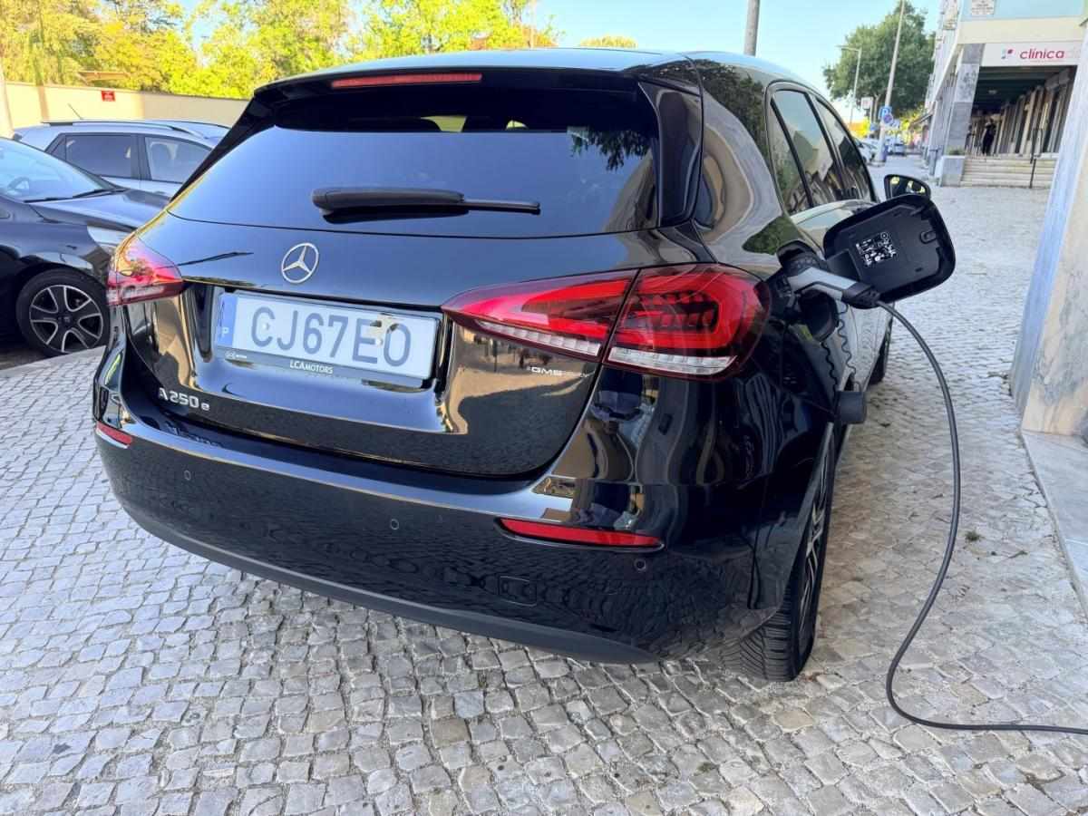 mercedes-benz-classe-a-2022-hibrido-1332cc