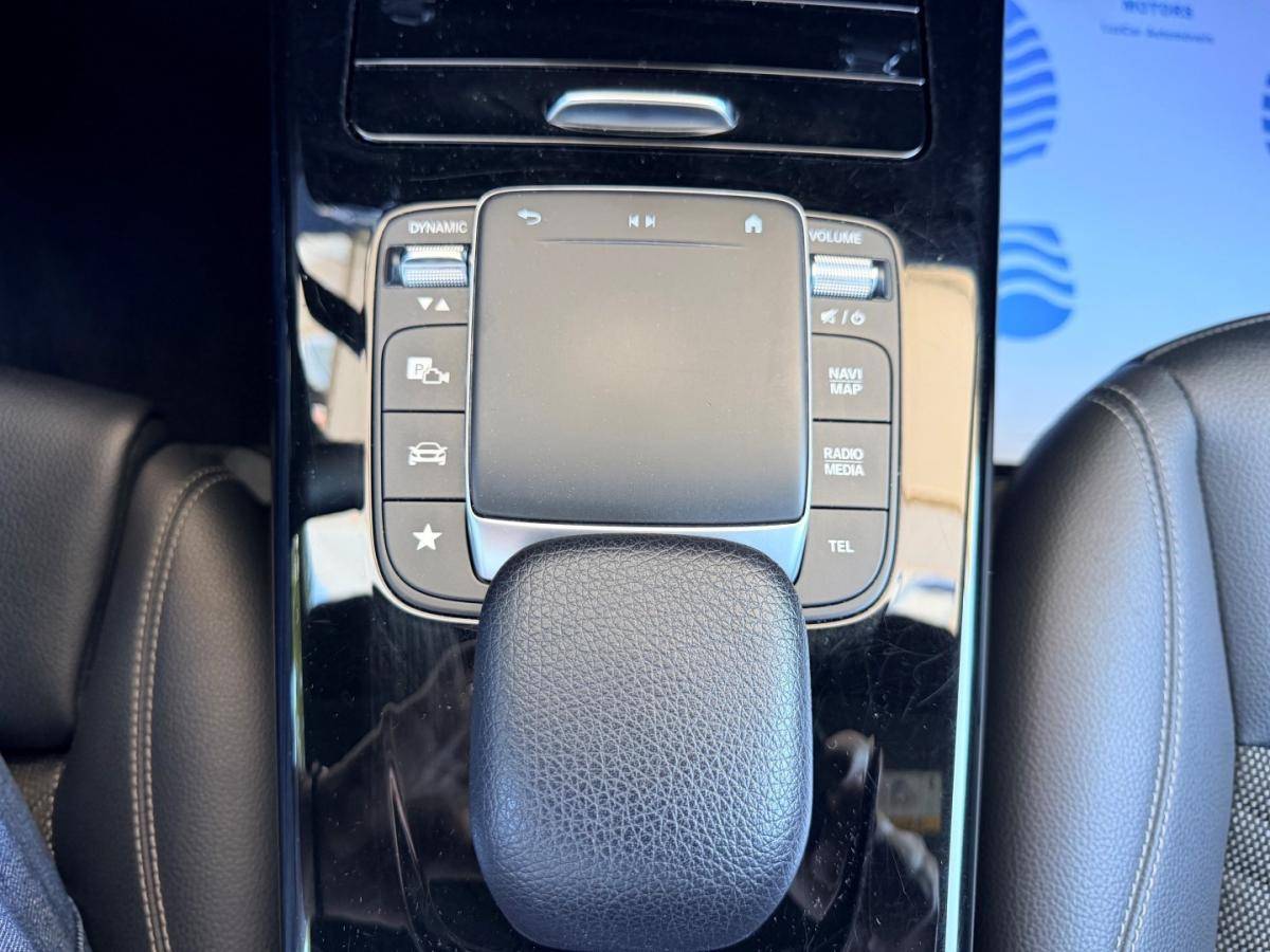 mercedes-benz-classe-a-2022-hibrido-1332cc