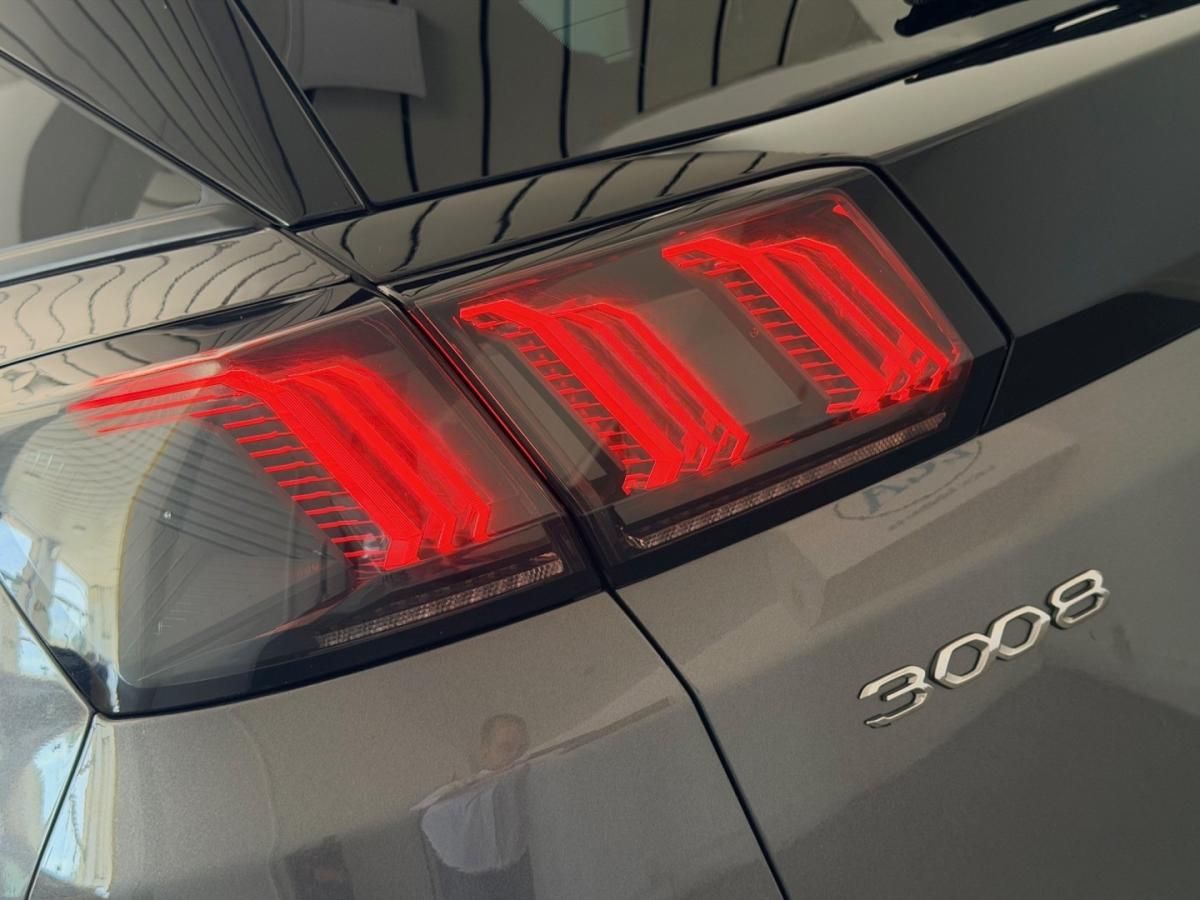 peugeot-3008-2022-hibrido-1598cc