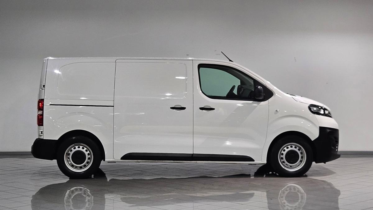 opel-vivaro-2022-diesel-1499cc