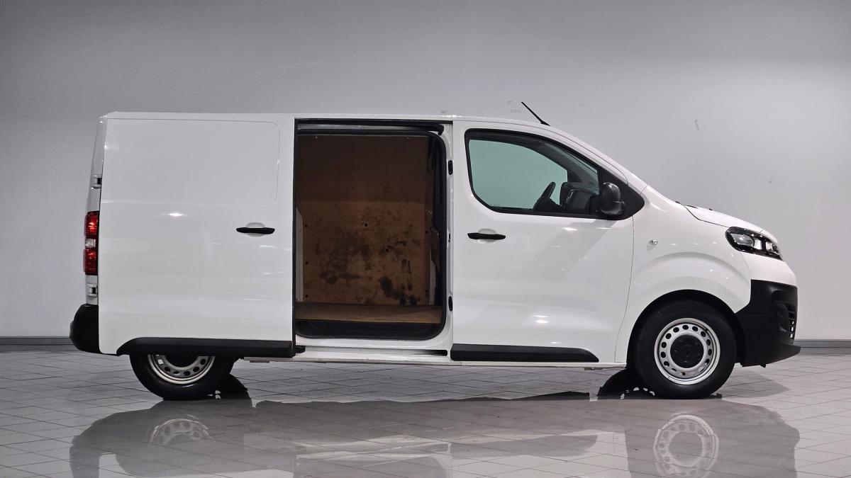 opel-vivaro-2022-diesel-1499cc