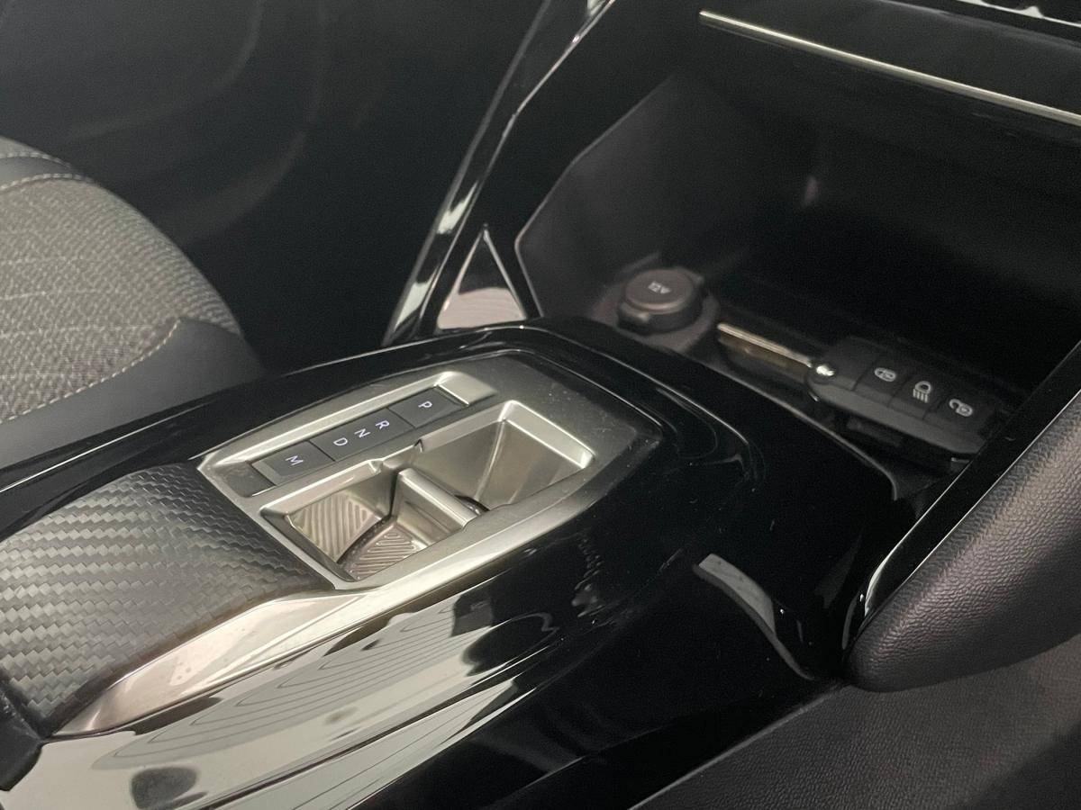 peugeot-2008-2024-gasolina-1199cc
