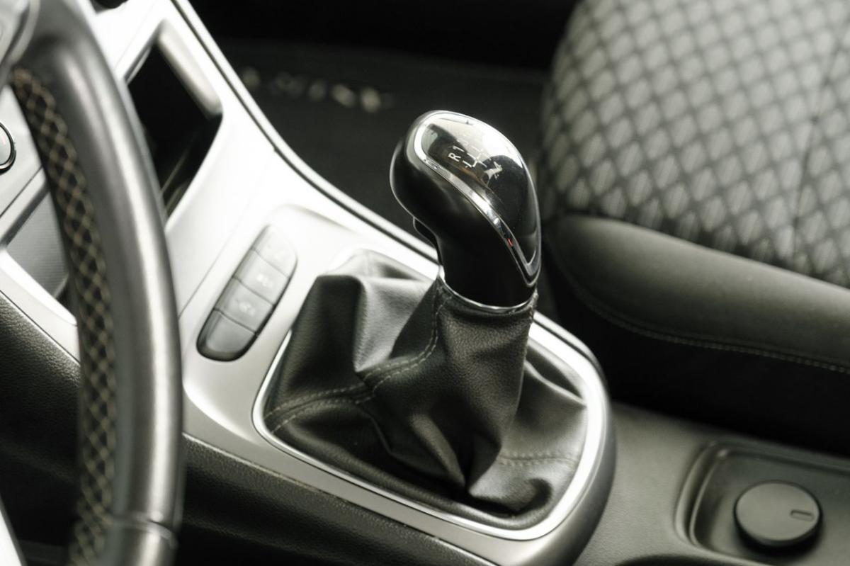 opel-astra-2019-gasolina-999cc