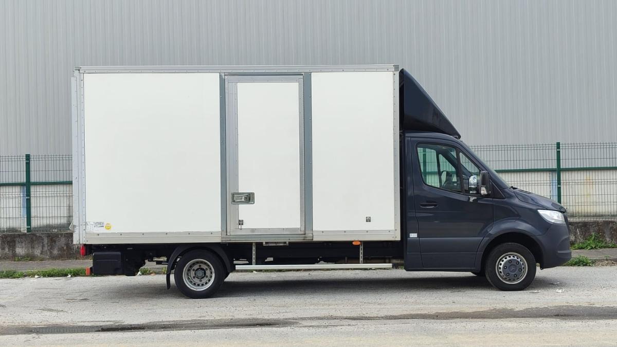 mercedes-benz-sprinter-2021-diesel-2143cc